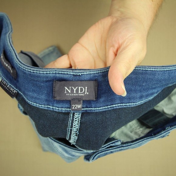 NYDJ Marilyn Straight Crop Jeans Women's Size 22W Clean Affection Wash Denim - Picture 6 of 9